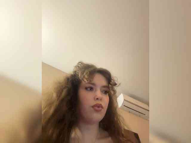 YourLadyyy webcam