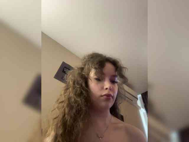 YourLadyyy webcam