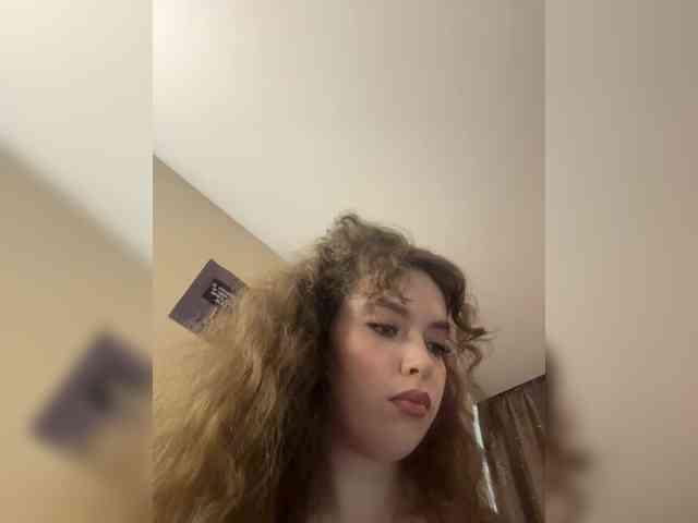 YourLadyyy webcam