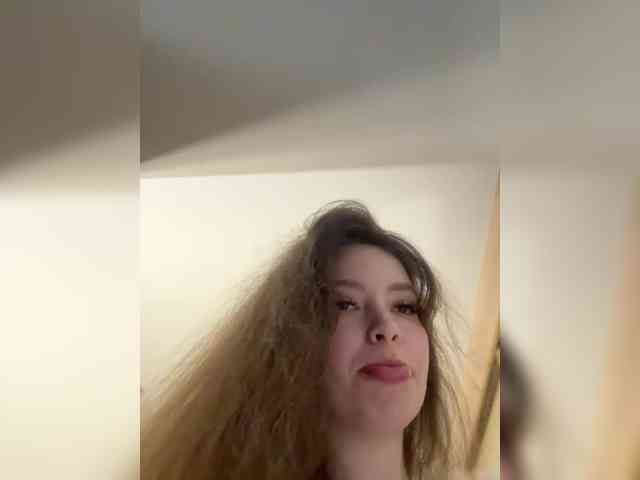 YourLadyyy webcam