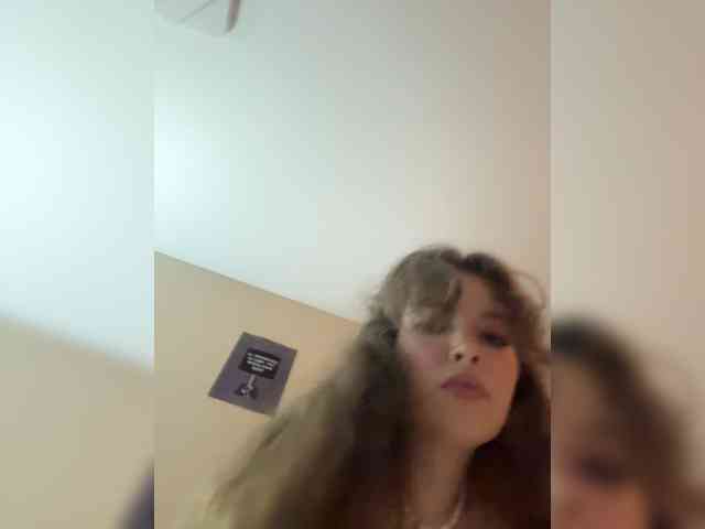 YourLadyyy webcam