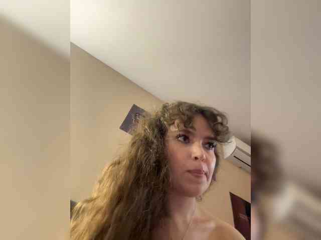 YourLadyyy webcam