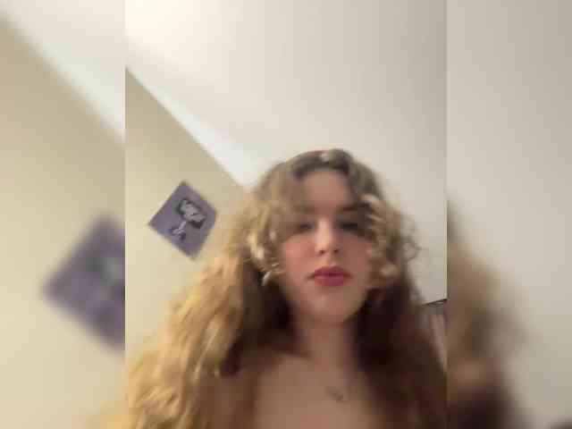 YourLadyyy webcam