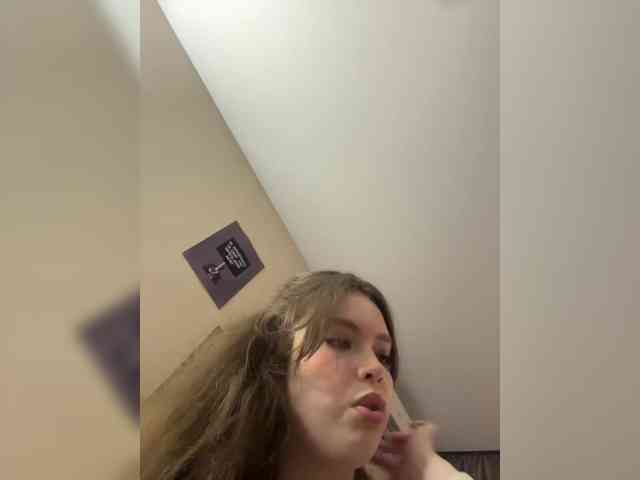 YourLadyyy webcam