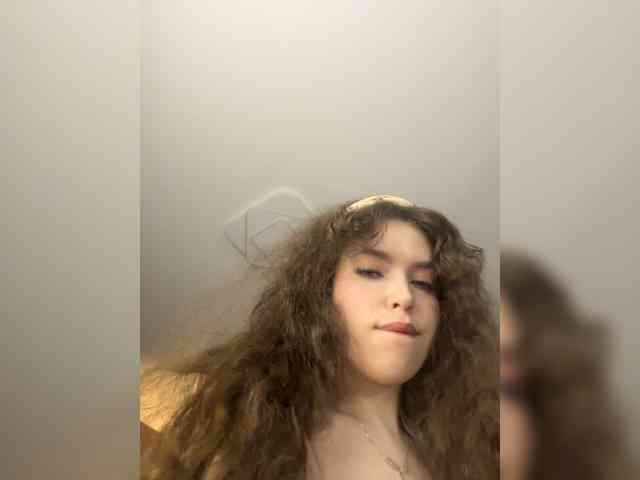YourLadyyy webcam