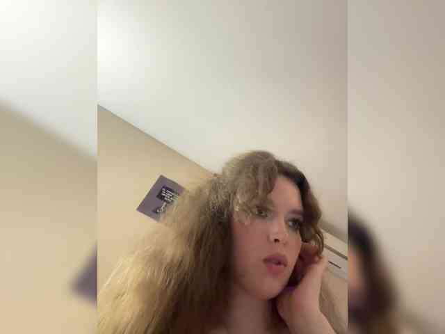 YourLadyyy webcam