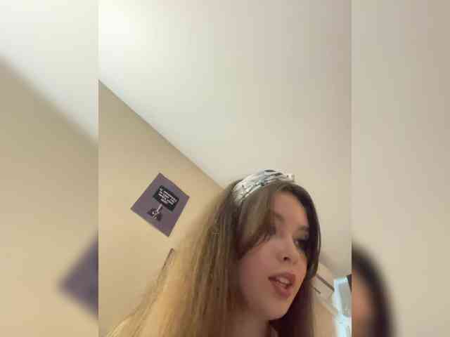 YourLadyyy webcam