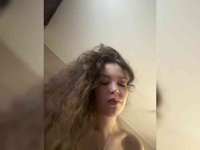 YourLadyyy webcam