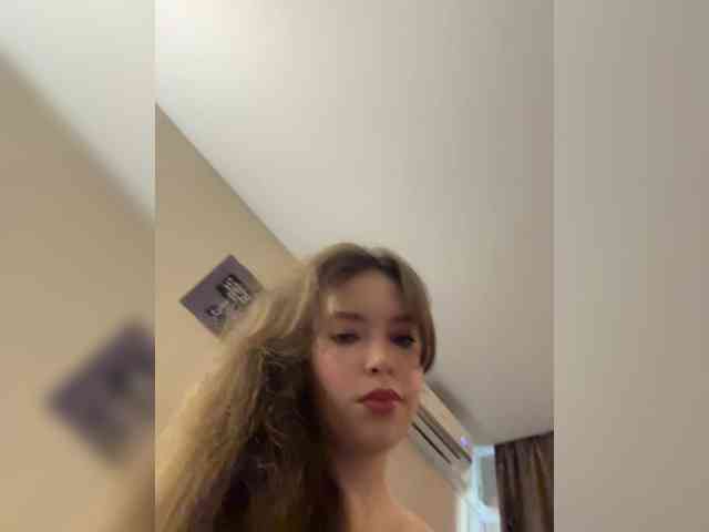 YourLadyyy webcam