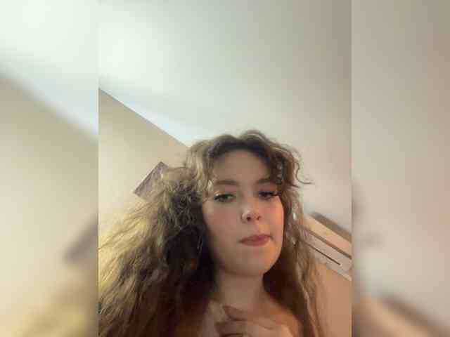 YourLadyyy webcam