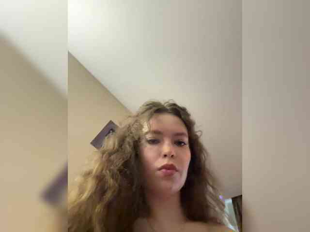 YourLadyyy webcam