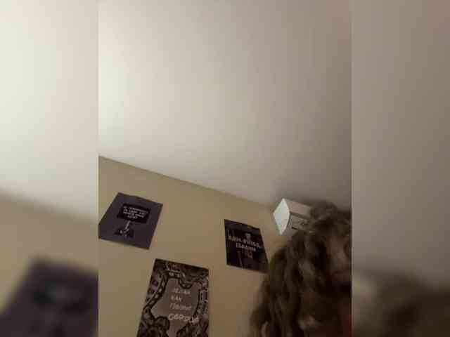 YourLadyyy webcam