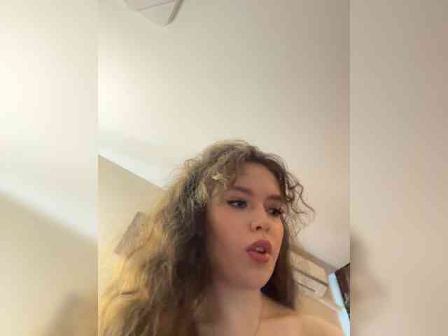 YourLadyyy webcam