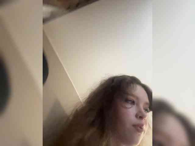 YourLadyyy webcam