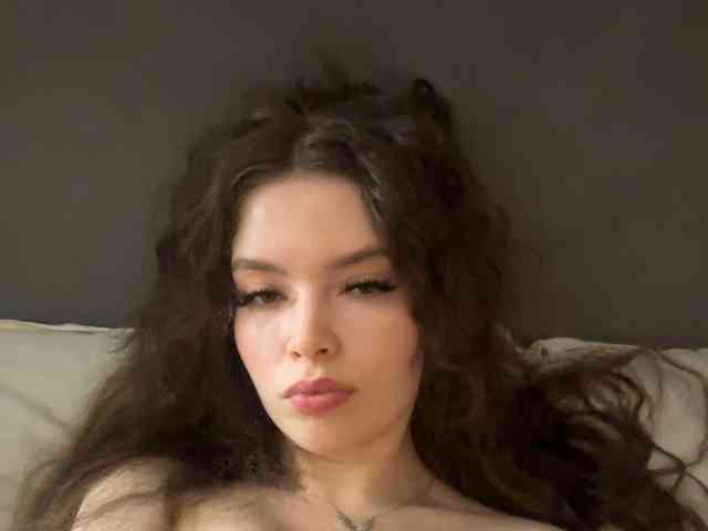 YourLadyyy webcam