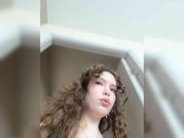 YourLadyyy webcam