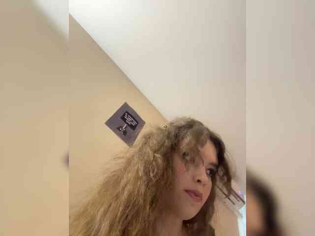 YourLadyyy webcam