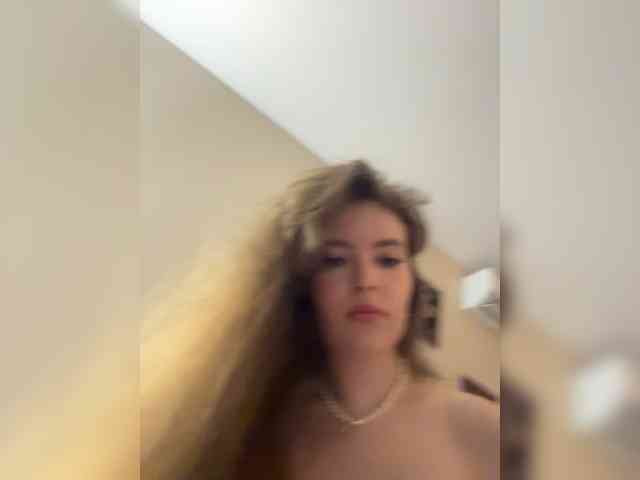 YourLadyyy webcam
