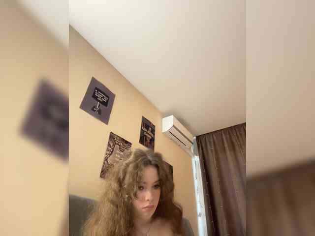 YourLadyyy webcam