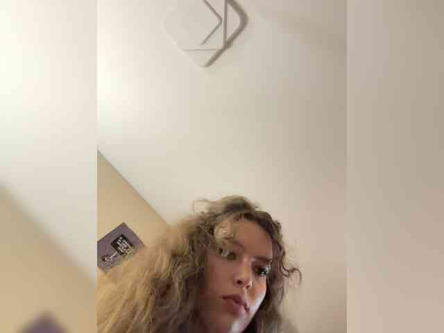 YourLadyyy webcam