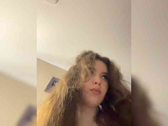 YourLadyyy webcam