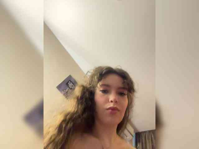 YourLadyyy webcam