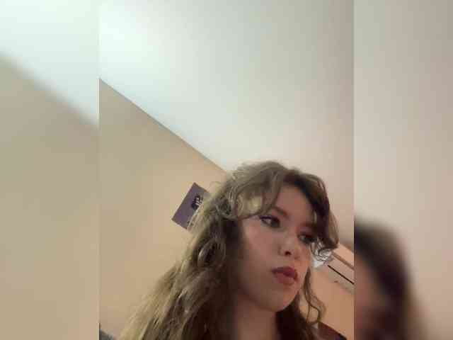 YourLadyyy webcam