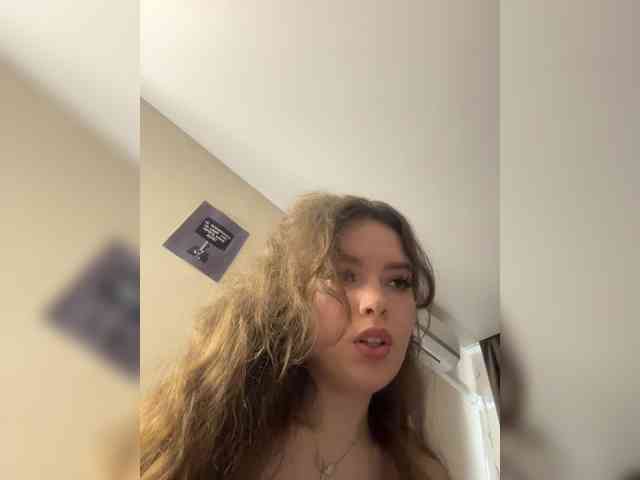 YourLadyyy webcam