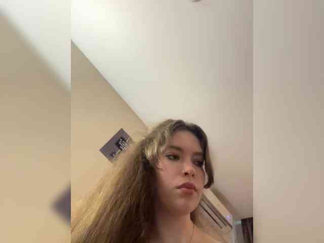 YourLadyyy webcam
