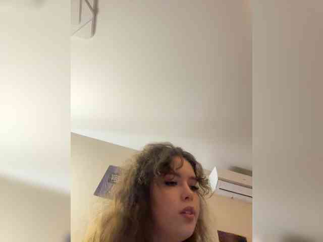 YourLadyyy webcam