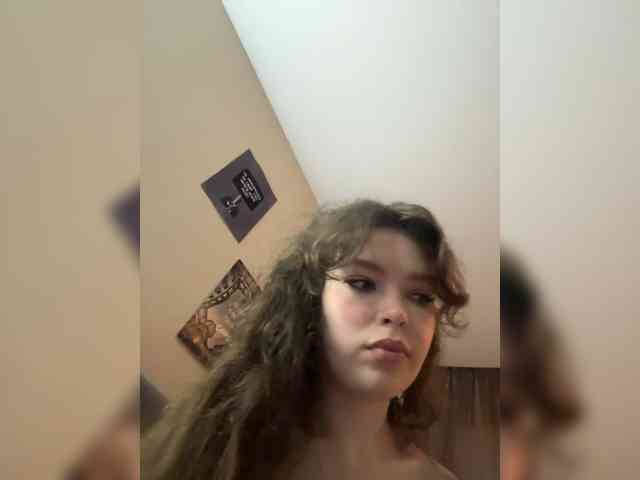 YourLadyyy webcam