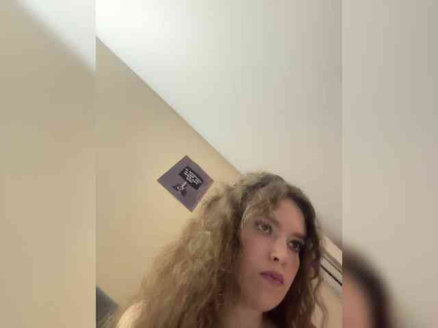 YourLadyyy webcam