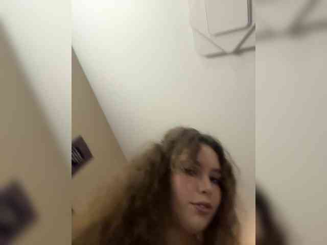 YourLadyyy webcam
