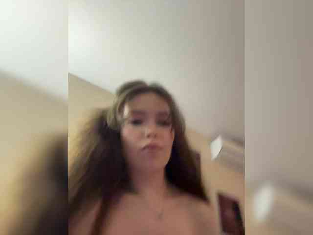 YourLadyyy webcam