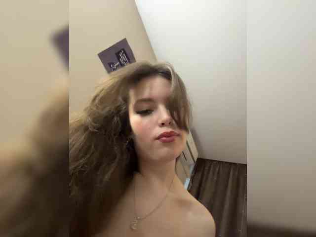 YourLadyyy webcam