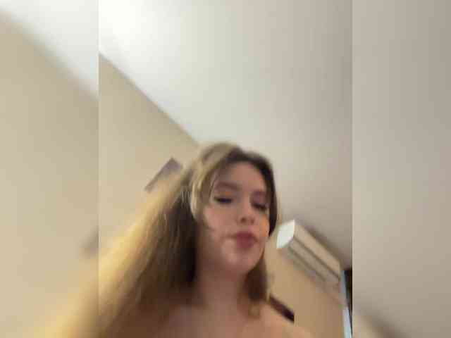 YourLadyyy webcam