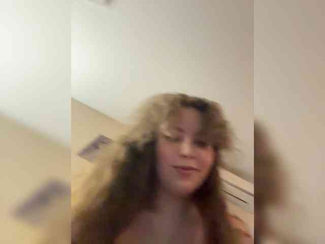 YourLadyyy webcam