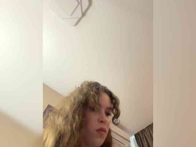 YourLadyyy webcam