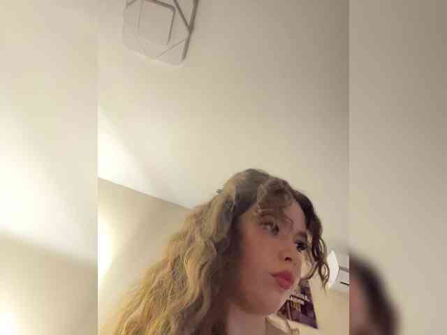 YourLadyyy webcam