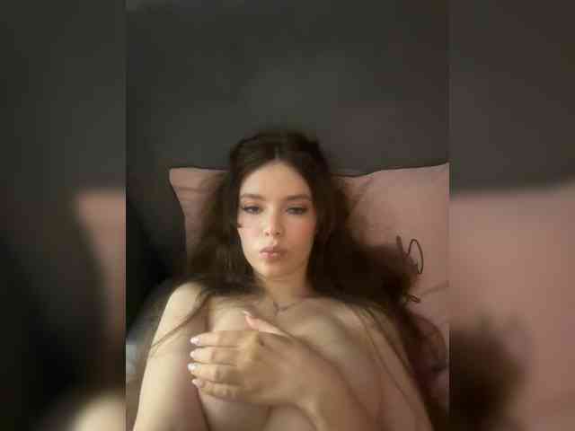 YourLadyyy webcam