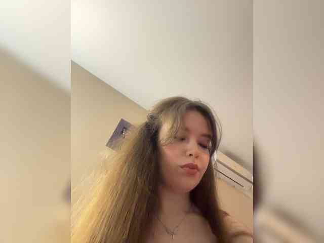 YourLadyyy webcam