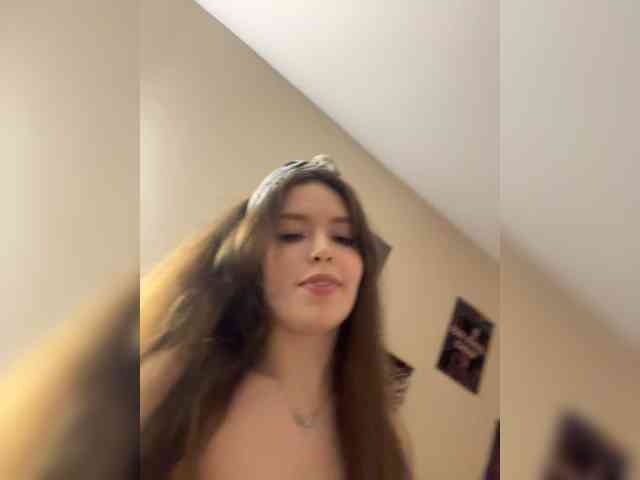 YourLadyyy webcam