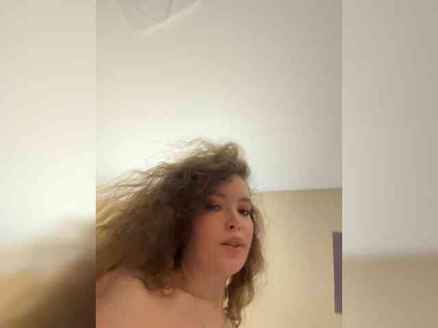 YourLadyyy webcam