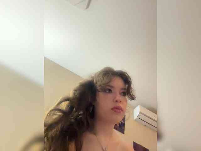 YourLadyyy webcam