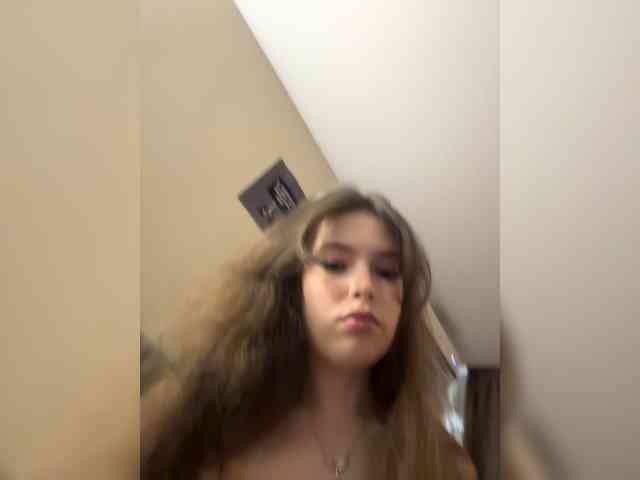 YourLadyyy webcam