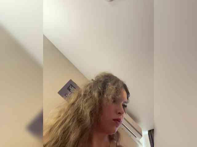 YourLadyyy webcam