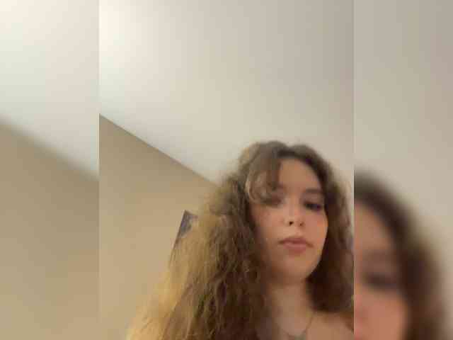 YourLadyyy webcam