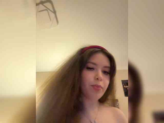 YourLadyyy webcam