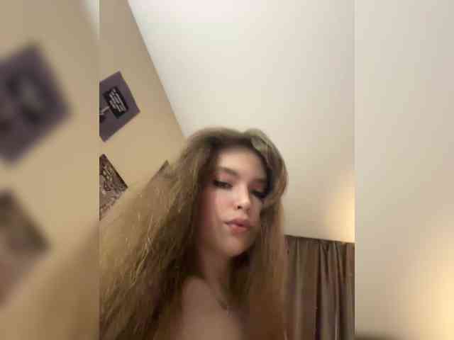 YourLadyyy webcam