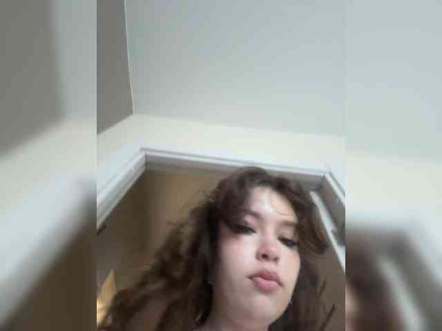 YourLadyyy webcam